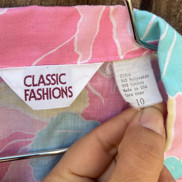 CLASSIC FASHIONS | Vintage Women’s Button Down Shirt - Picture 3 of 4